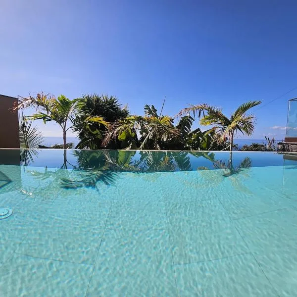 Vila Ladeira dos Zimbreiros - 3 bedroom, Jacuzzi, gym, AC, Pool with optional heated water，濱海保羅的飯店