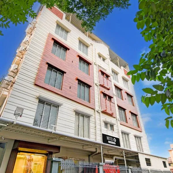 Super Townhouse Kaikhali Near Airport, hotel u gradu Kolkata
