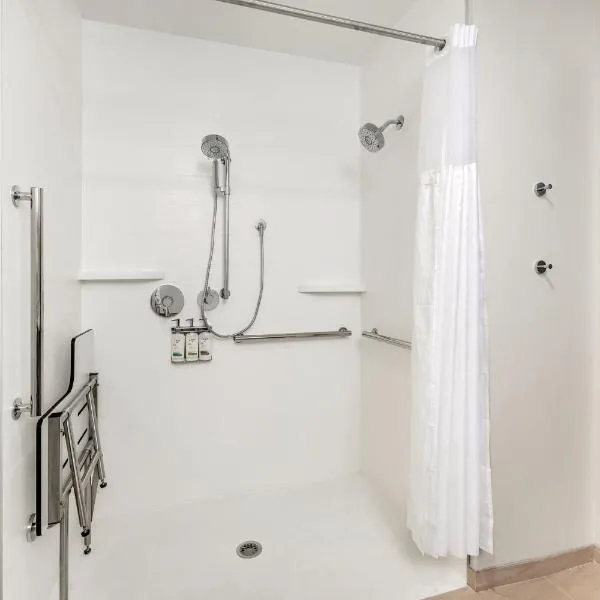 Holiday Inn Express & Suites Roseburg North by IHG, hotel u gradu Rosberg