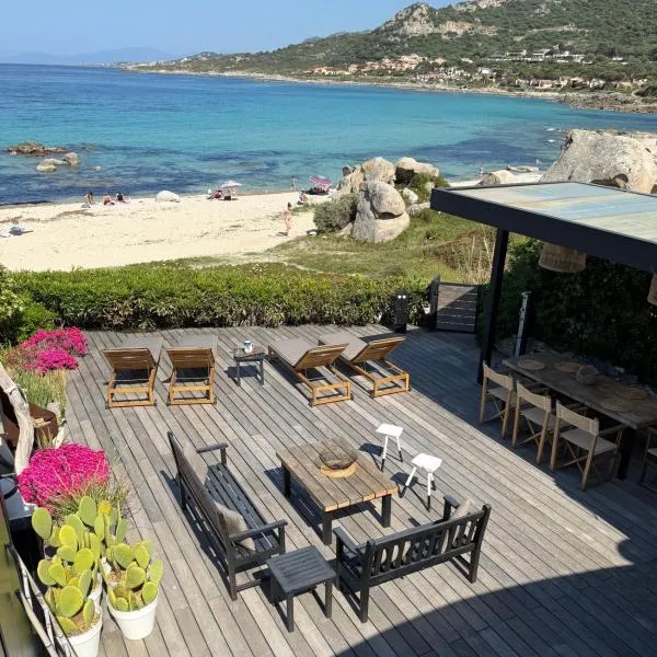 Maison les pieds dans l'eau - de 2 à 6 personnes, hotel a Lumio