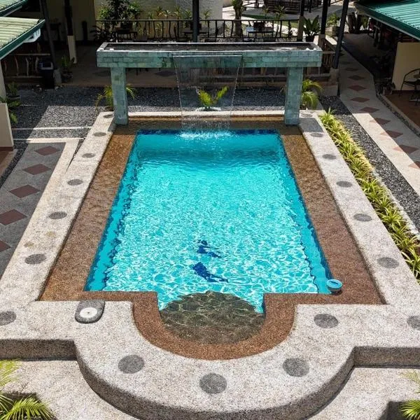 Midnite Inn, hotel v Panglao Cityju