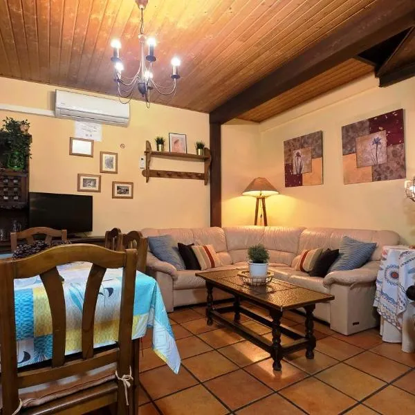 Casa Rural TioMoreno by Naturadrada, hotel a La Adrada