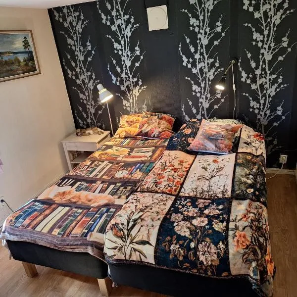 Lugnt boende Intill Ljungbyån, hotelli kohteessa Ljungbyholm