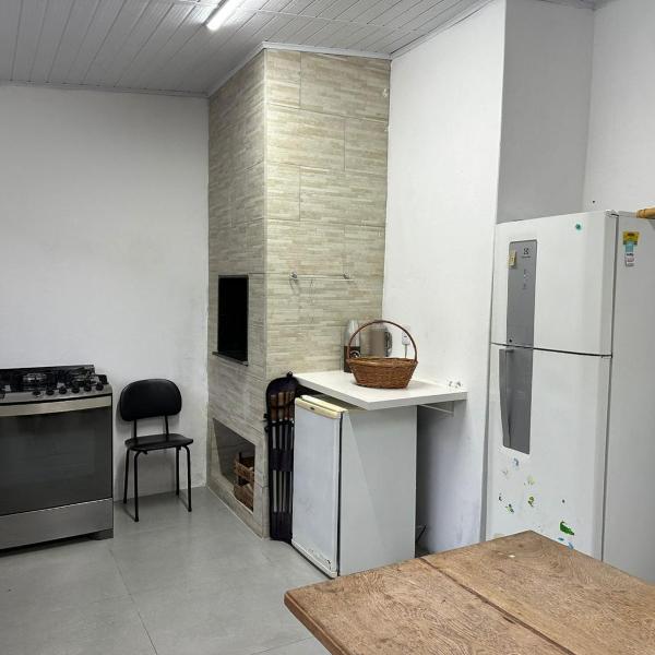 Casa 02 quartos e 2 pisos