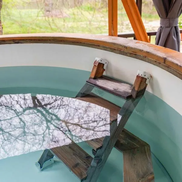 Bárka a Tiszához apartman, Hotel in Tiszaug