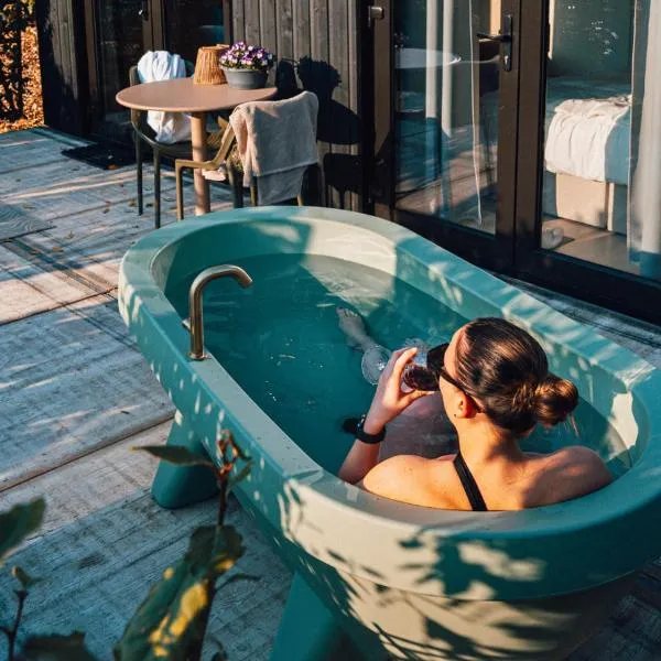 Luxe Tiny Suite met privé tuinbad, hotelli kohteessa Meerssen