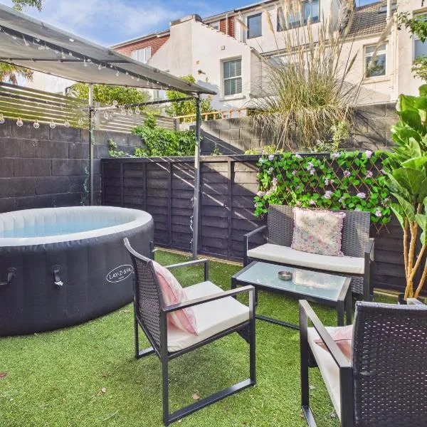 Stylish Apartment with Hot tub and Garden: Brighton & Hove'da bir otel