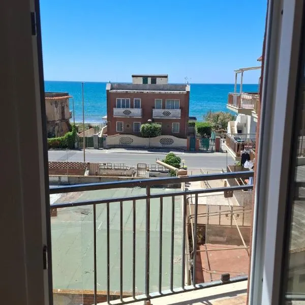 Marina di Ardea - Casa vista mare vicino Roma Ristrutturata 2026 con Aria Condizionata, hotel din Ardea