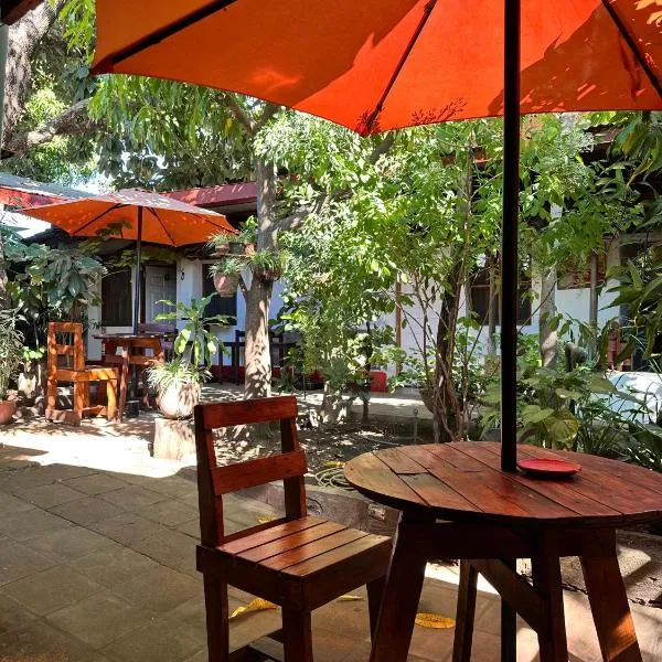 Casa de Los Berrios, отель в городе Леон