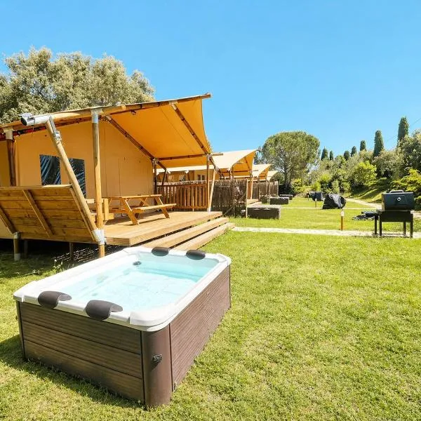 Glamping Il Poderino, hotel v destinácii Cecina