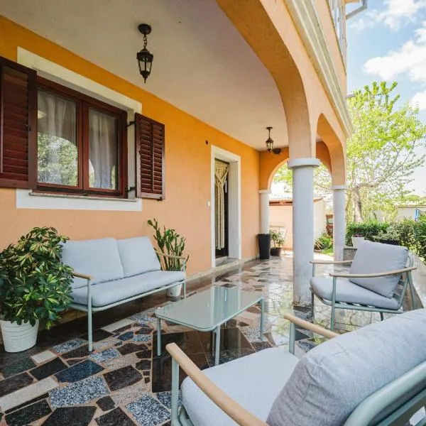 Apartman Mimi - Pula airport, hotel di Pula