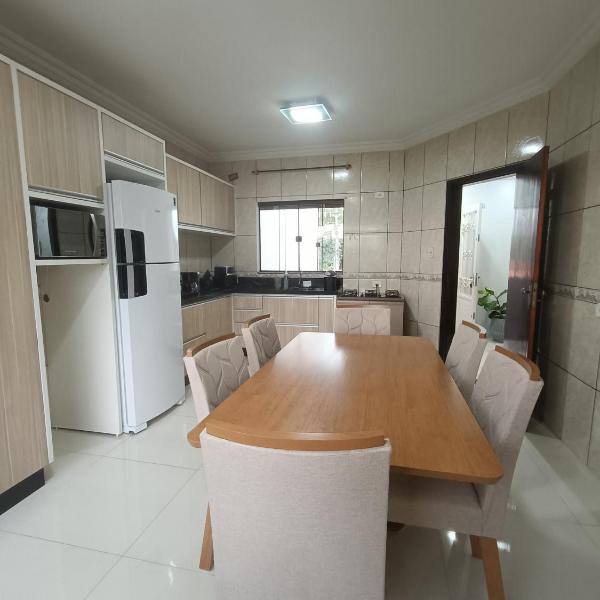 Casa Aconchegante em Frente ao Gramadão - Vila A