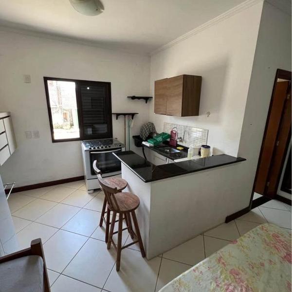 Apartamento kitnet com 2 piscinas, 4 quadras Praia das Toninhas Ubatuba SP - Foto 5