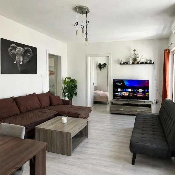 Calypso 3 Large Stylish Apartment in Paceville with Mercury Tower View Ideal for Groups, viešbutis Sent Džiulianse