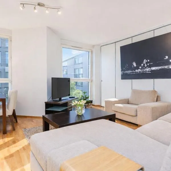 Modern 2BR in Rotermanni, EV parking garage, 5 guests, Hotel in Tallinn