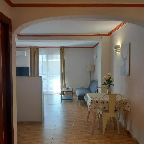 Unique Apartahotel 2-2, hotel in Torrevieja