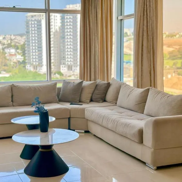 Luxury apartment Malabata, 2min from station & sea, hotel u gradu 'Tanger'