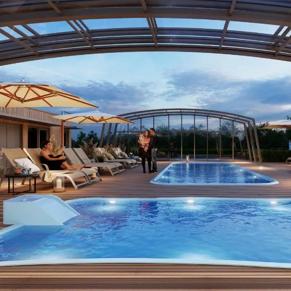 Trimare Uno z basenem i bilardem – hotel w Sztutowie