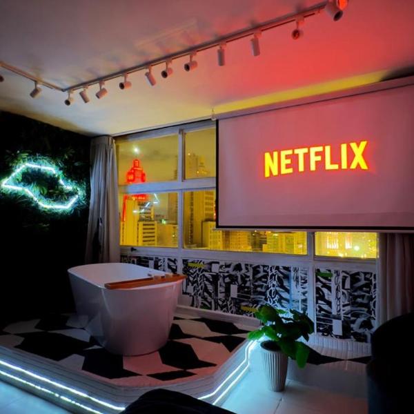Luxo no 29° andar - Cinema Privativo e Banheira - Foto 2