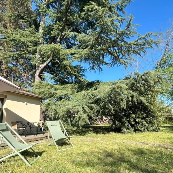 Maison avec jardin, hotelli kohteessa Vendat