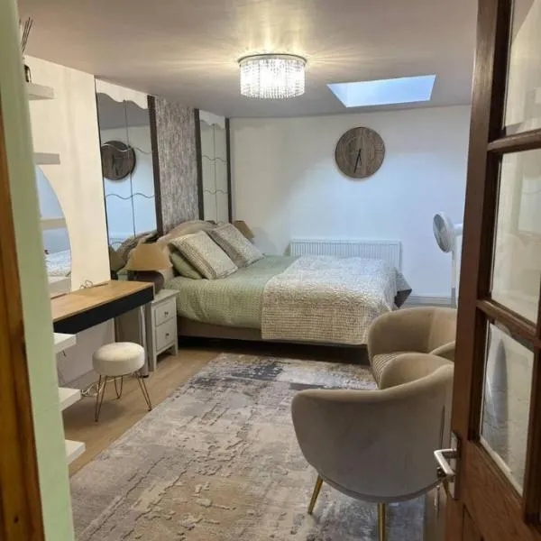 Nest Living, hotel en Birmingham