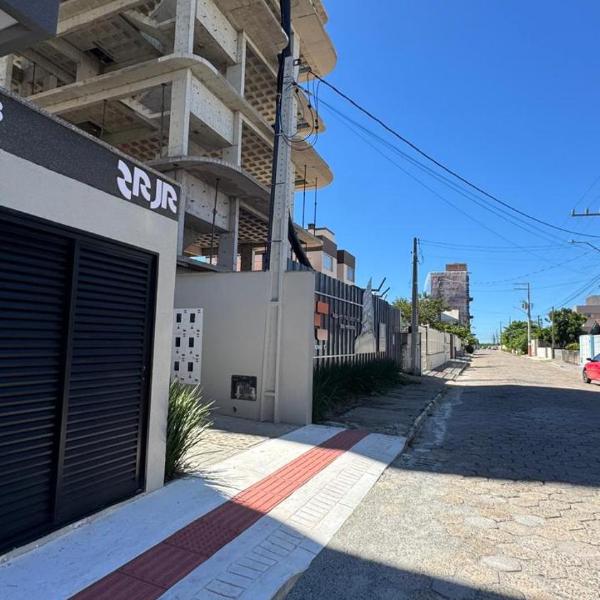 Apto no Centro - 300m da Praia