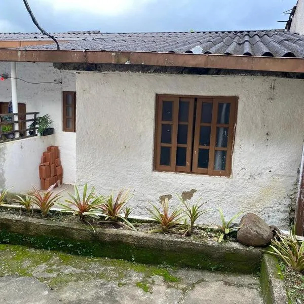 Casa aconchegante com dois quartos mais área externa、テレゾポリスのホテル