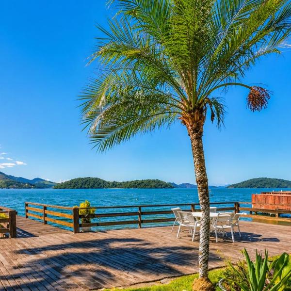 Casa Beira Mar Paraíso Angra dos Reis com piscina, deck e muito mais!