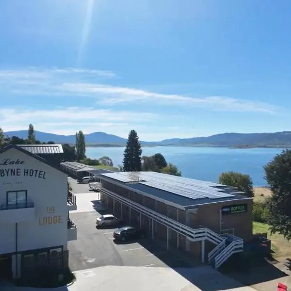 Lake Jindabyne Hotel, viešbutis mieste Džindabainas