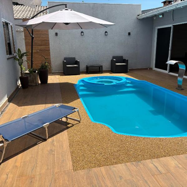 Casa moderna com Piscina e Lazer com ótima localização