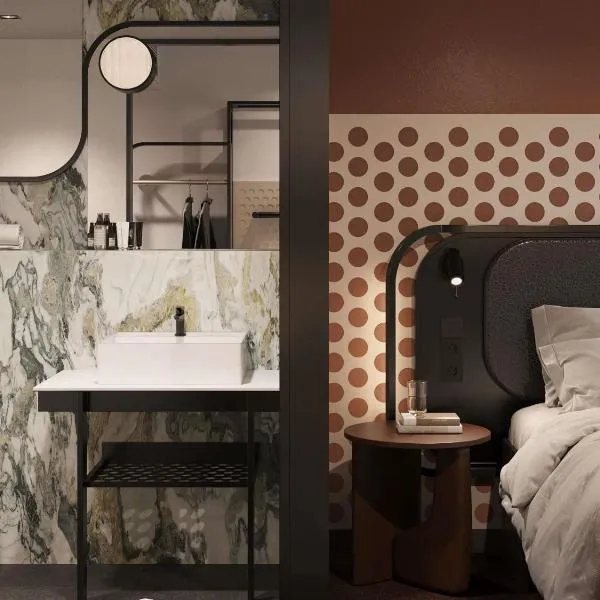 TRIBE PARIS SURESNES, hotel i Suresnes