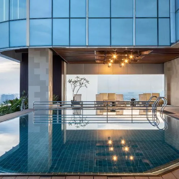 Novotel Jakarta Pulo Mas, hotelli kohteessa Jakarta