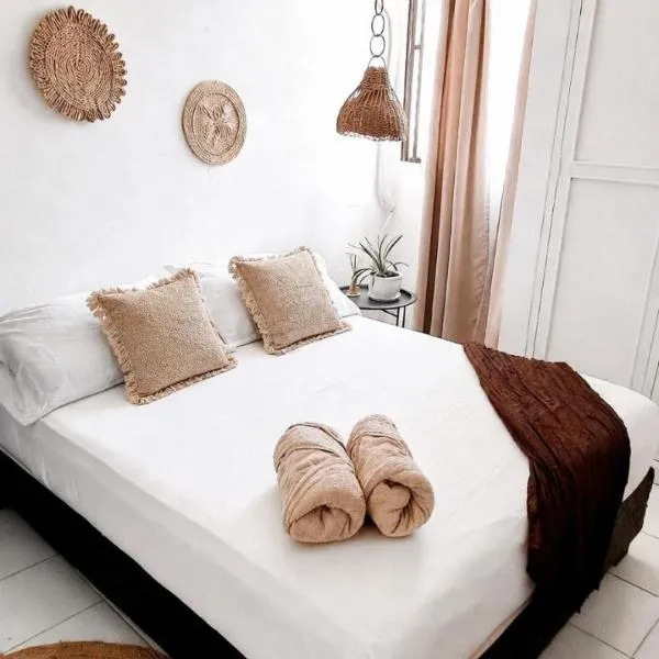 Habitación Execelente Ubicacion Frente al c comercial Unico、バランキージャのホテル