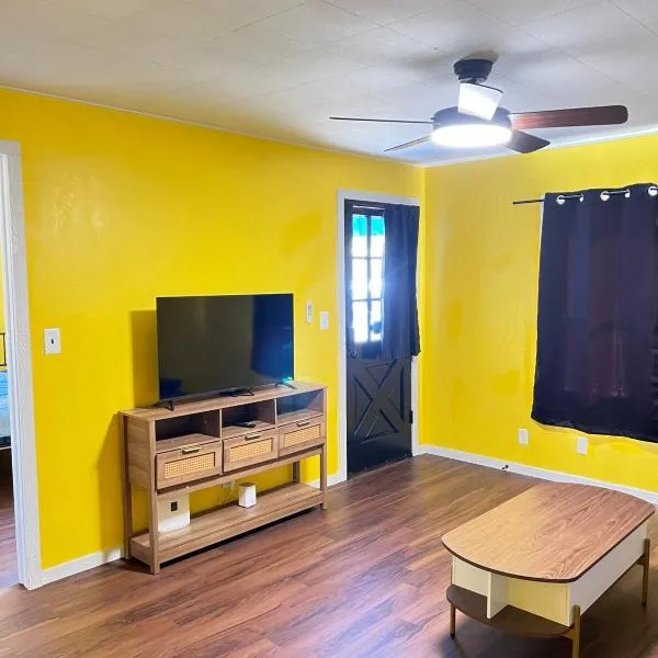 Pet friendly Newly renovated Two bedroom Property in Central Okc, hôtel à Oklahoma City