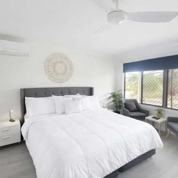 Waters Edge, hotel en Urangan