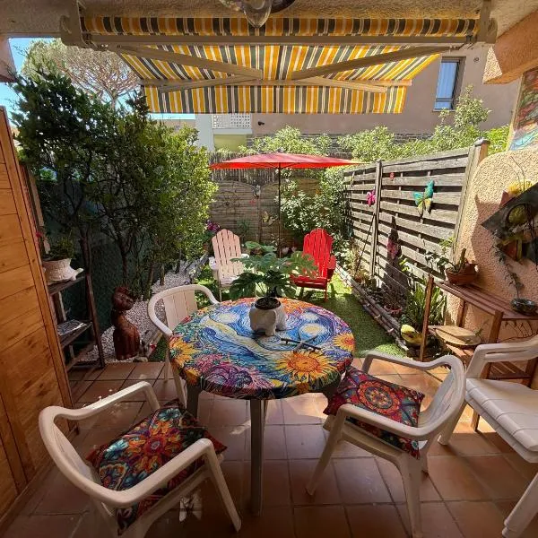 joli appartement avec jardin, hotel in Cavalaire-sur-Mer