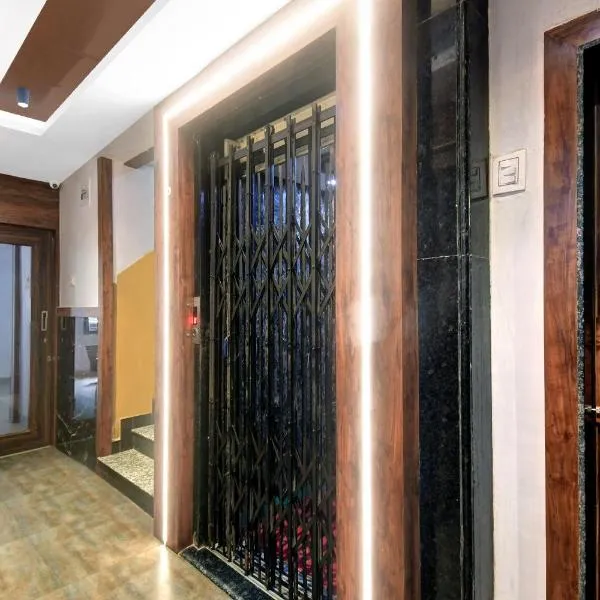 Super Hotel O Grand Lazeez Dumurjala outdoor Stadium, ξενοδοχείο σε Sāntrāgāchi