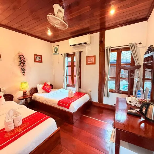 Villa Ouis NamKhan River View, hotel en Luang Prabang