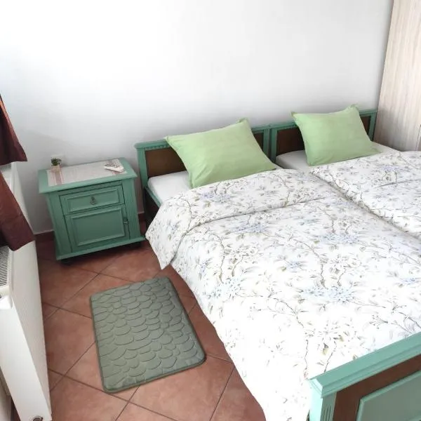 Family Guest House - 10 km from Veliko Tarnovo: Samovodene şehrinde bir otel