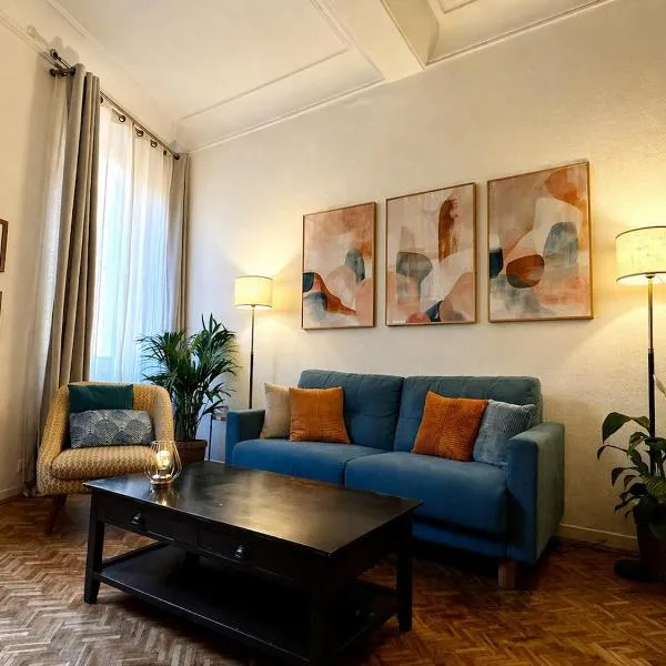Apartment in Vieux-Nice, Saleya, hotel em Nice