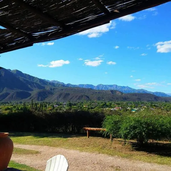 Cabañas Altos del Velazco, hotel in La Calera