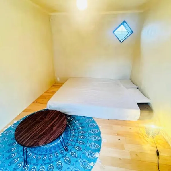 Ocean View Guesthouse Chimudondon in Kouri Island, hotel u gradu Nakijin