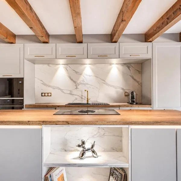 Résidence lumineuse 90m2 avec AC I Cour intérieure alsacienne, Balcon & Parking, hotell i Marlenheim