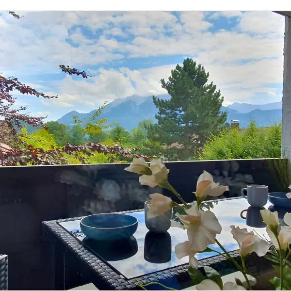 Rosels Mountain Lodge - Ferienwohnung mit Schwimmbad, Sauna & Bergblick - Oberaudorf Bayern, hotell i Oberaudorf