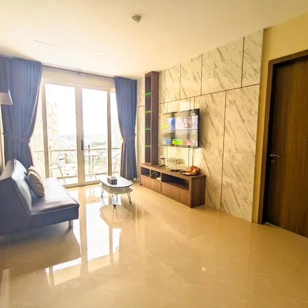 Lovina Spacious 12A-17 at Nagoya Thamrin, hotell i Nagoya