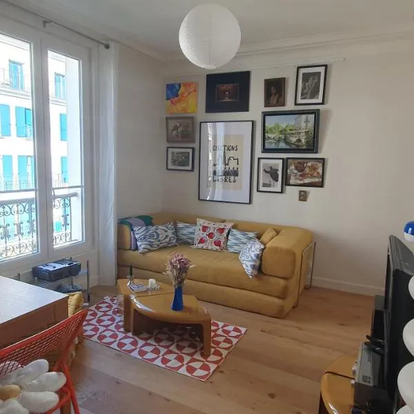 Old Puteaux, cozy, close to La Défense、ピュトーのホテル