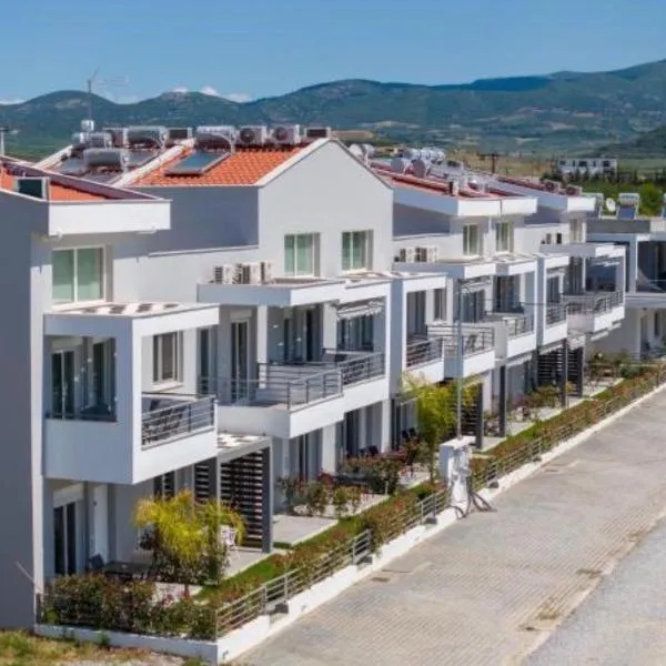 Nefeli's 13,6 Apartment, hotel di Orfánion