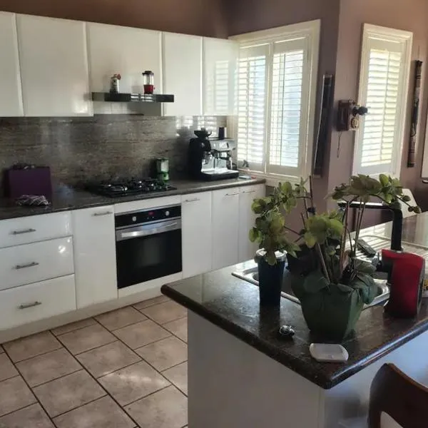Dog friendly accommodation: Tarneit şehrinde bir otel