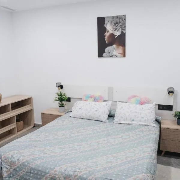 Apart LA PLANA II, готель у місті Кастельйон-де-ла-Плана