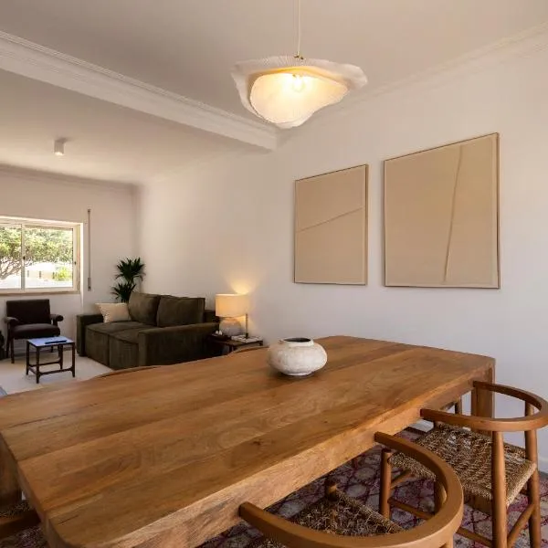Villa Anné - Elegant Coastal Home near Ericeira, hotel in Santo Isidoro